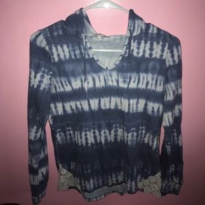 Blue “tie dye” Delia shirt.